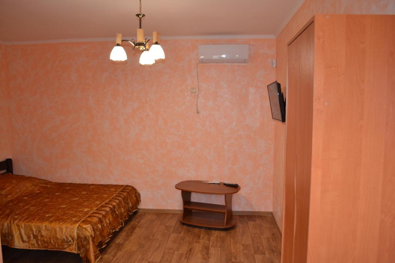 Мини-Отель Veravilla Chornomorsk Exterior photo